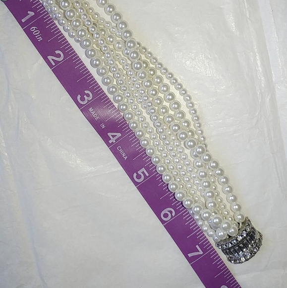 7-STRAND FAUX PEARL BRACELET WITH HUGE RHINESTONE CLASP - Picture 6 of 8